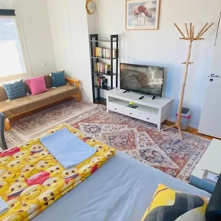 Two And Dining Area And Private Entrance In A Row House. Apartment Kotka