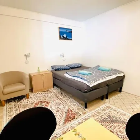 Two And Dining Area And Private Entrance In A Row House. *